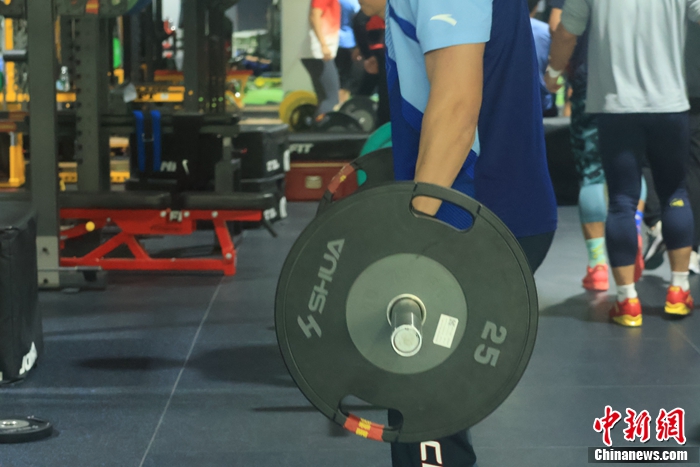 中国雪车钢架雪橇国家队备战米兰冬奥会 突破成