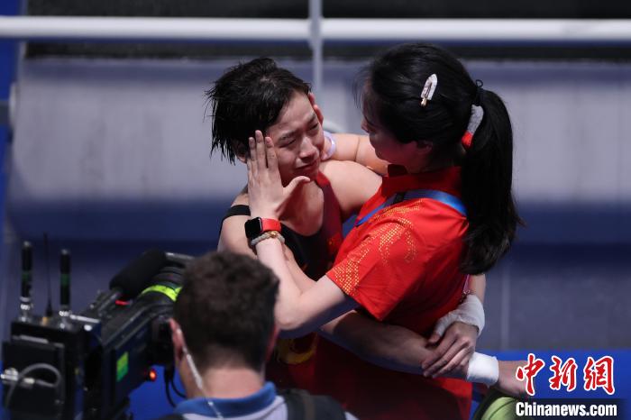 全红婵巴黎奥运女子10米跳台卫冕 成为中国最年