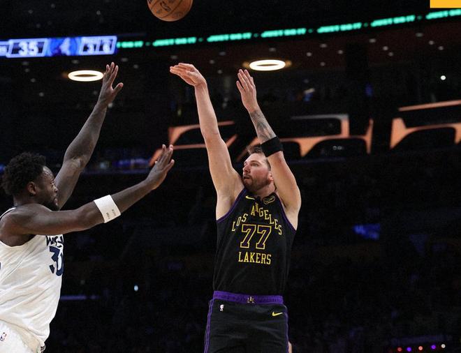 湖人三连胜重返西部第四 詹姆斯缺席防守升级显