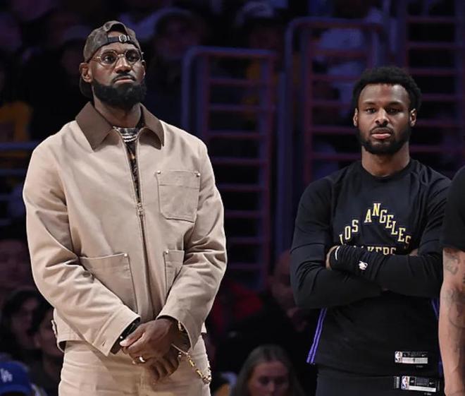 湖人三连胜重返西部第四 詹姆斯缺席防守升级显