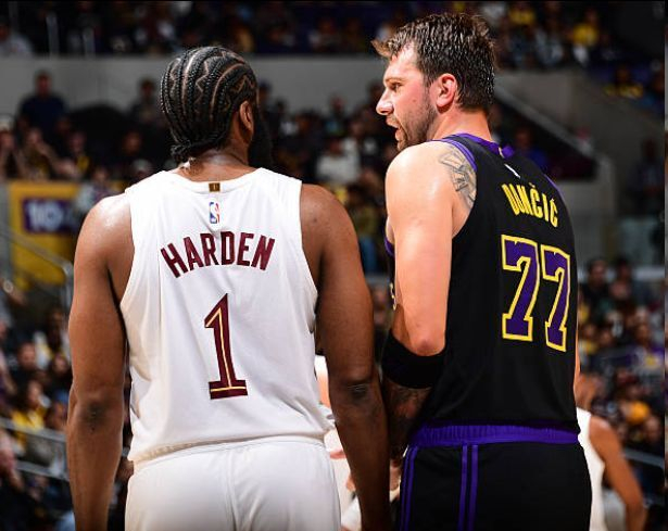 东契奇42+12助湖人掀翻骑士