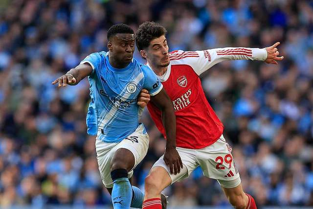 曼城逆转阿森纳，瓜帅心理战助蓝月夺回联赛榜